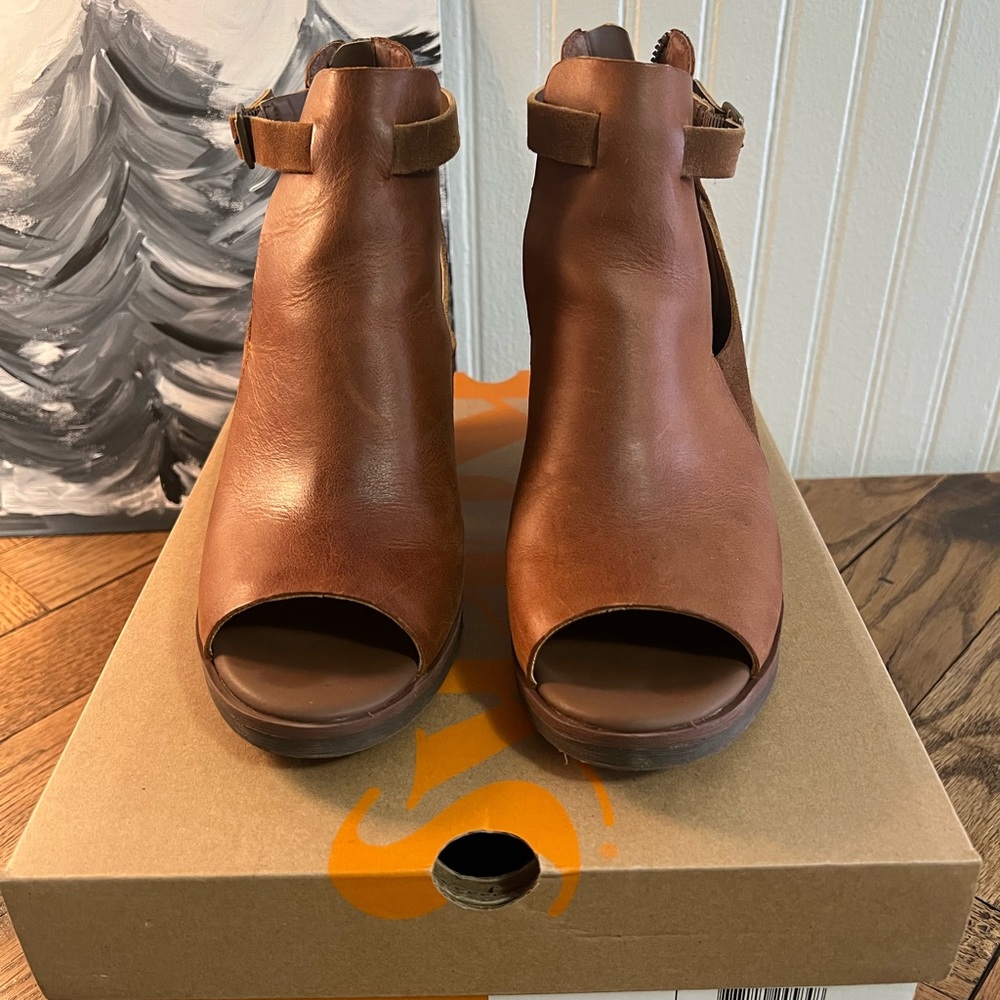 Kork-ease “Stella” (sz 8.5) Brown, Open toe Heeled Ankle Booties